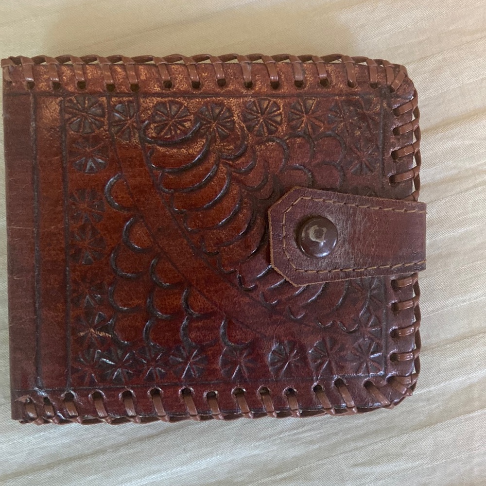 NWOT tooled leather wallet